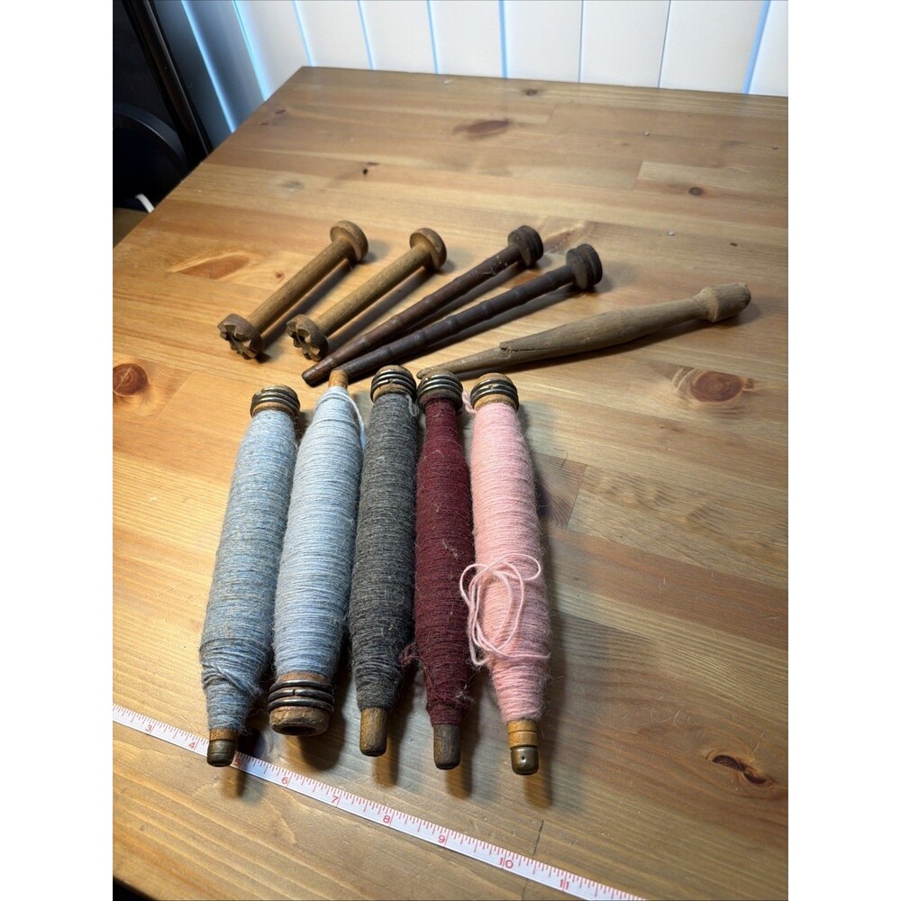Lot Of 10 Vintage Wood Textile Mill Bobbins 5 w/Wool Thread Exact Year Unknown